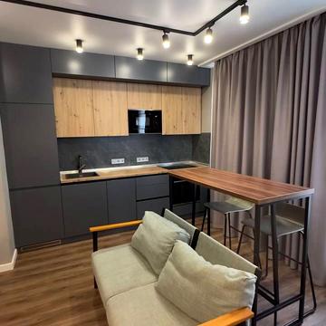 Салютна вул., 2