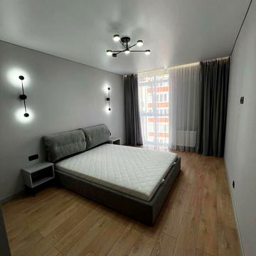 Зоряна вул., 1