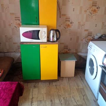 Дом из двух комнат на Дружбе+гараж.Оплата помесячно.Любой срок.