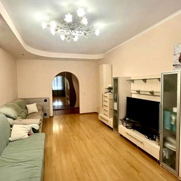 Анни Ахматової вул., 16-Б