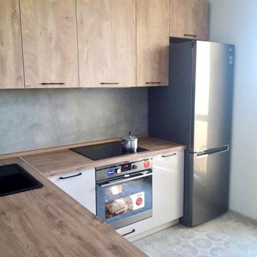 Михайла Грушевського вул., 30б