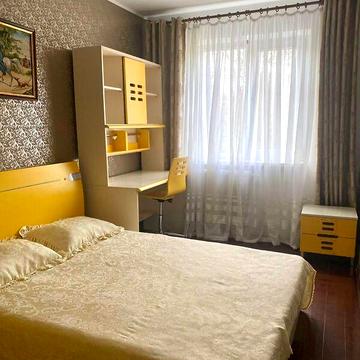 Довгострокова оренда 3к Квартира Космонавтів вулиця