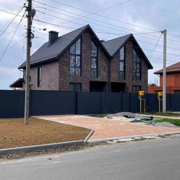 Дуплекс — 2 секції по 120 м²  з терасою та цокольним поверхом