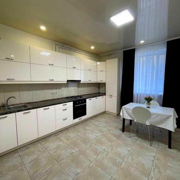 Набережна Перемоги вул., 62