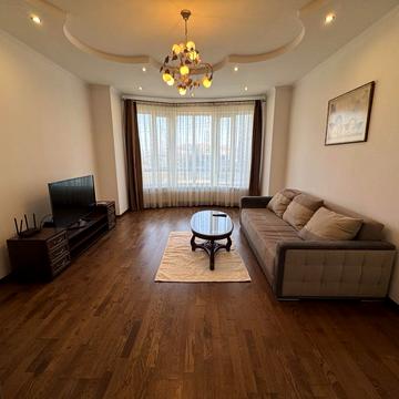 Кобилянської вул., 19