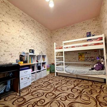 Продам 3х кімнатну в ІСТОРИЧНОМУ ЦЕНТРІ  з АО газ ремонт меблі Є-відно