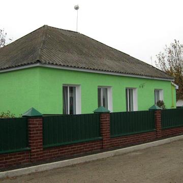 Продам дім. З питань оренди не турбувати..