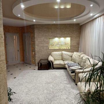 Здам 3-х кімнатну квартиру в центрі