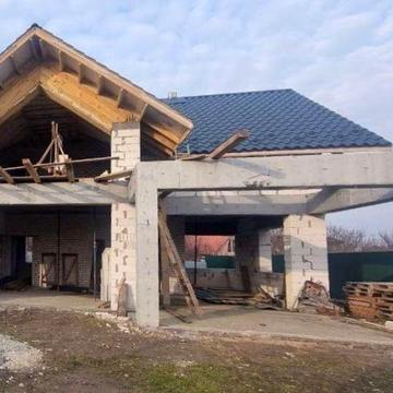 Сучасний проєкт з двома світлами