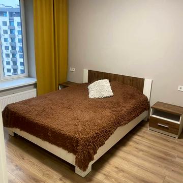 Героїв Небесної Сотні просп., 16/26