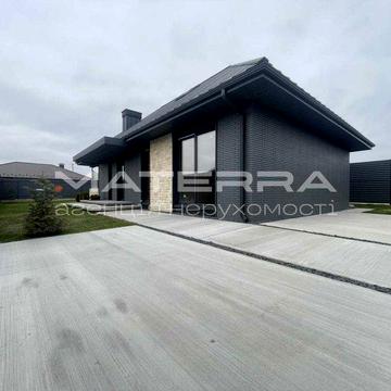 Будинок 160м2 с. Іванковичі на закритій території,газ, єОселя