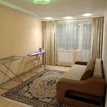 Здається двох кімнатна квартира Жадова