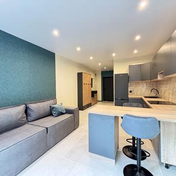 Романа Левицького вул., 4