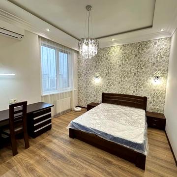 Кирило-Мефодіївська вул., 2