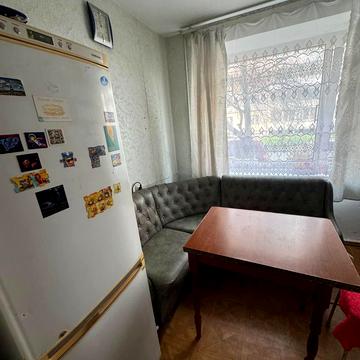 Симоненка вул., 1