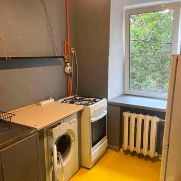 Лєскова вул., 6