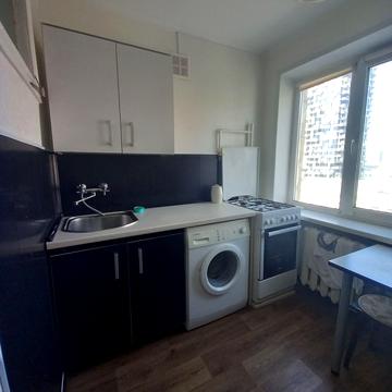 Івана Федорова вул., 1