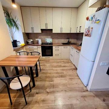 Продам 2 кімн. квартиру . 2/9 цегл. будинку.  РЕМОНТ. 44500