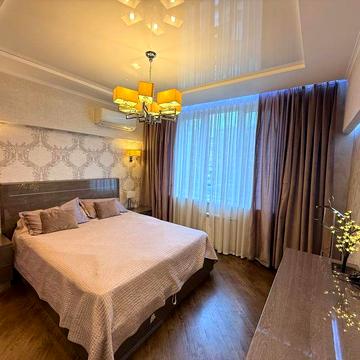 Центр! Університет, Золоті ворота! Дмитрівська, 2