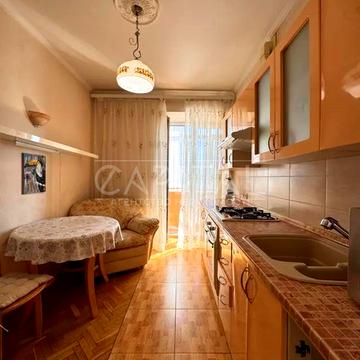 Гоголівська вул., 36-40