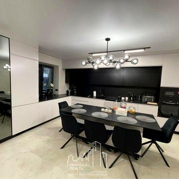 Продам шикарний будинок з меблями та приміадьною технікою