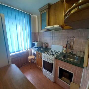 Івана Пулюя вул., 6