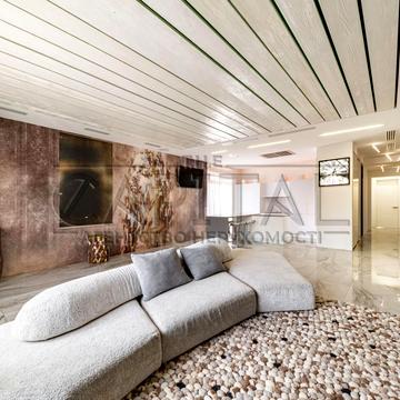 Протасів Яр вул., 8