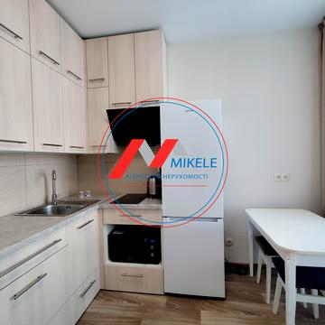 Героїв Крут вул., 4