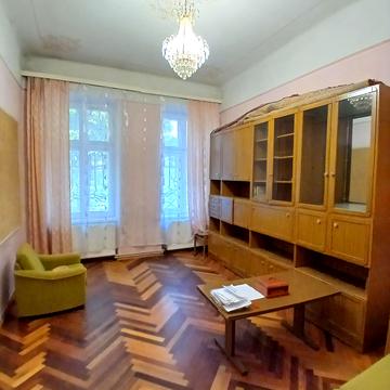 Просвіти вул. (), 6