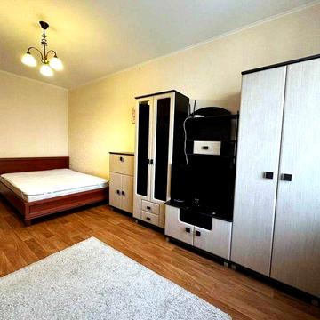 ЖК Патріотика, Гмирі 12Б, 1- к квартира, є генератор, м. Осокорки!