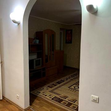 Сдам 2 кімнатну  квартиру в центрі міста