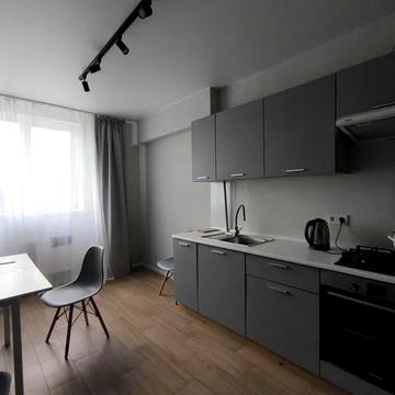 Теплична вул., 54