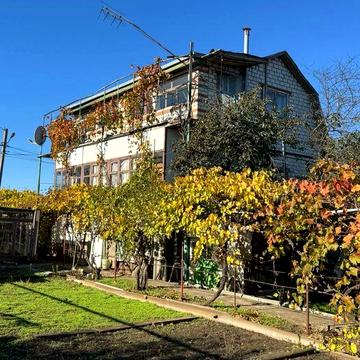 Капітальний будинок біля Одеси та Чорноморська