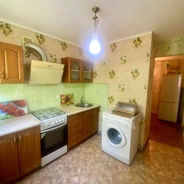 Князя Володимира Великого просп., 101