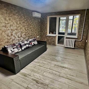 Університетський просп. (Гагаріна), 71