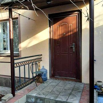 Продажа приватного будинку з городом, садом, зоною відпочинку.