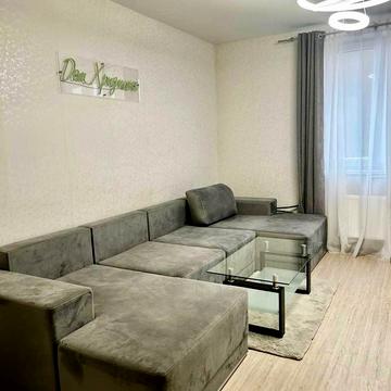 Михайла Грушевського вул., 22