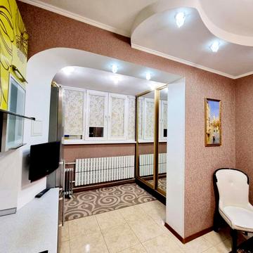 Сдам шикарную  2к-кв возле рыночка и остановки транспорта