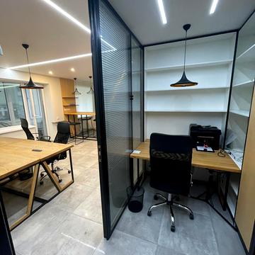 Оболонська вул., 38