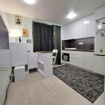 Карела Чапека вул. (Юліуса Фучика), 8