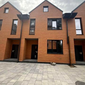 Полтавська вул., 31