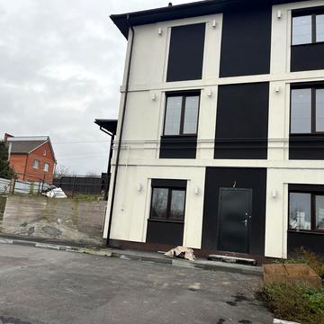 Братів Котенків вул., 12