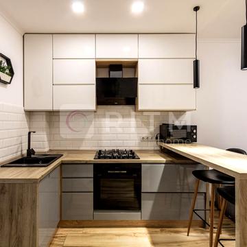 Олександра Довженка вул., 37