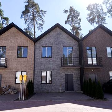 Полтавська вул.