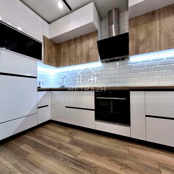 Героїв Харкова просп. (Московський), 162