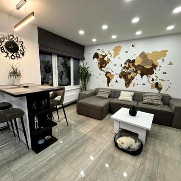 Каманіна, 16а/2