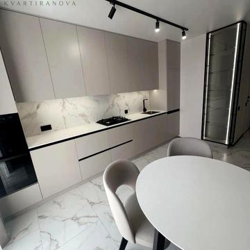 Угорська вул., 14