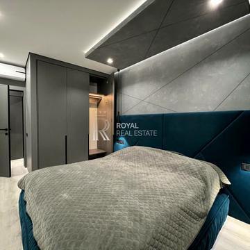 Дніпровська набережна вул., 18-А