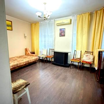 Літературна вул., 1а