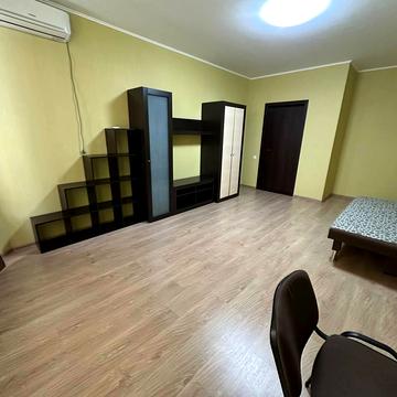 Миколи Лаврухіна вул., 14